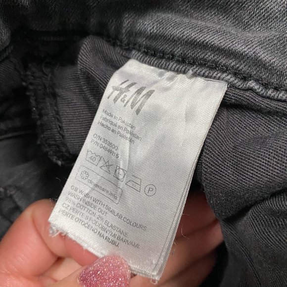 H&M Divided Gray Distressed Busted Knee Jeans 28 - Picture 5 of 9